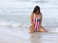 Claudia Romani pręży się w bikini